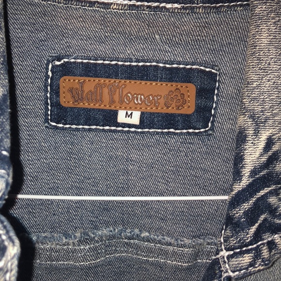 Jean vest! With distorted and acid wash denim - Picture 6 of 6